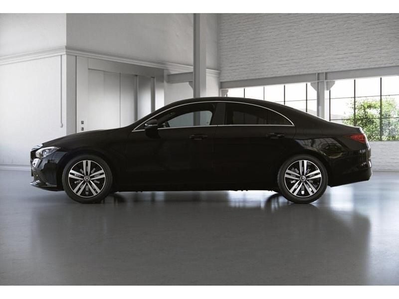 Gebraucht Mercedes CLA200 Progressive 150 PS (110 kW) 2022 Unilack nachtschwarz Coupé