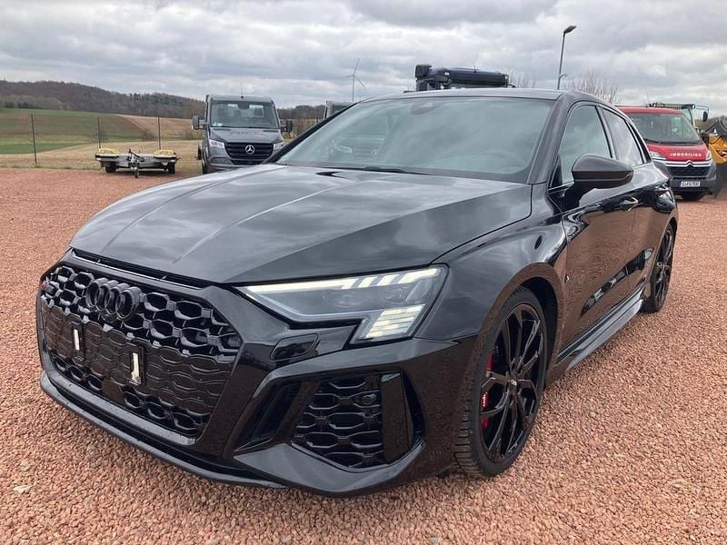 Gebraucht Audi RS3 Ambiente 400 PS (294 kW) 2022 Mythosschwarz metallic Limousine