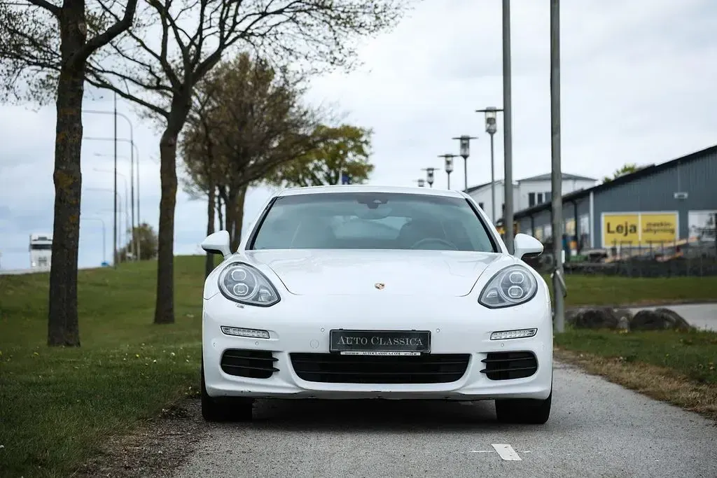 Gebraucht Porsche Panamera 250 PS (183 kW) 2014 Weiß Kleinwagen