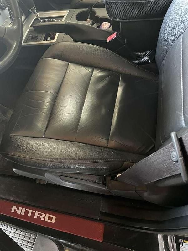 Second-hand Dodge Nitro 264 CP (194 kW) 2011 Negru SUV