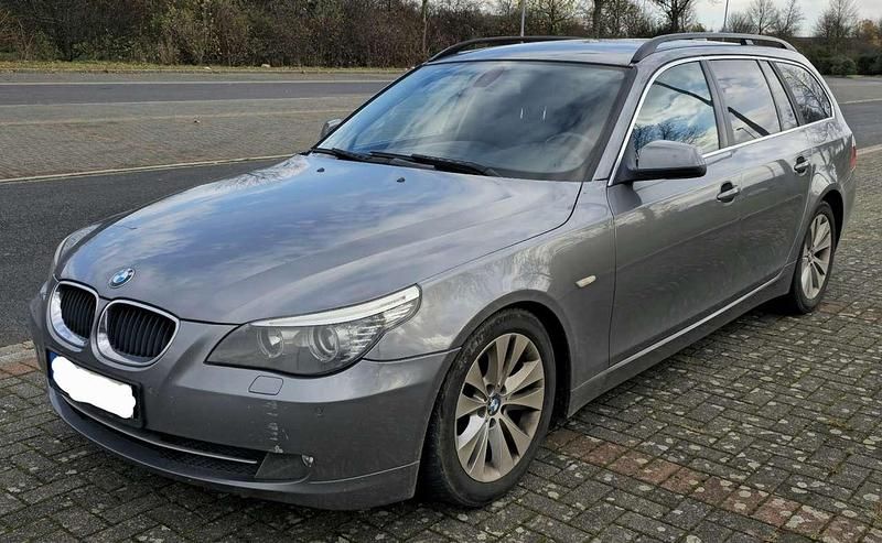 Gebraucht BMW 520 163 PS (119 kW) 2009 Grau Kombi