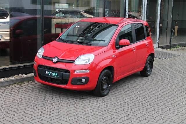 Rot Gebraucht 2018 Fiat Panda Lounge Kleinwagen | 9.390 € (Fairer Preis) - Bild 1/4