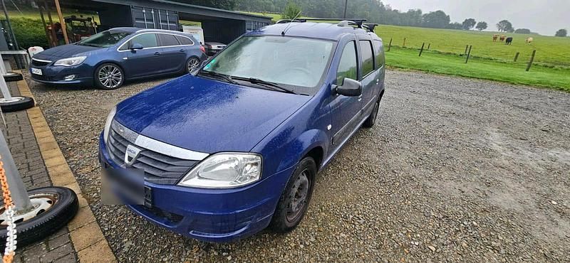 Blau Gebraucht 2010 Dacia Logan Limousine | 1.299 € (Guter Preis) - Bild 1/4