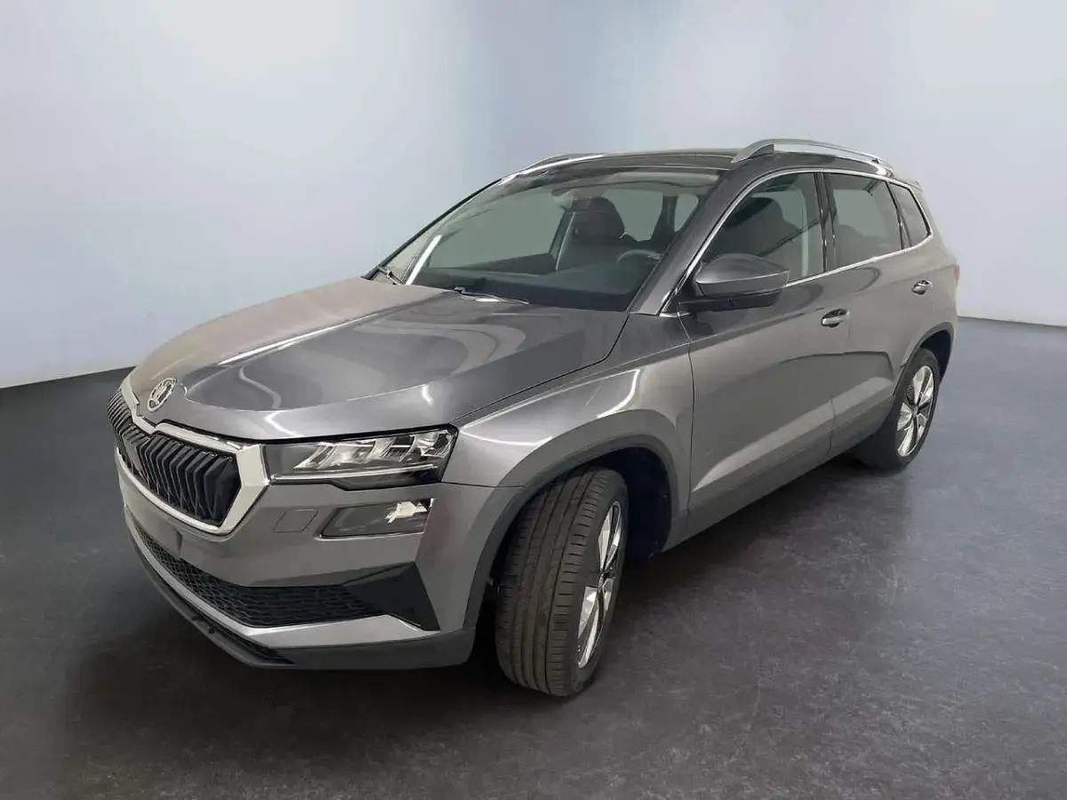 Neu Skoda Karoq Selection 150 PS (110 kW) 2026 5x  graphite grey met. SUV