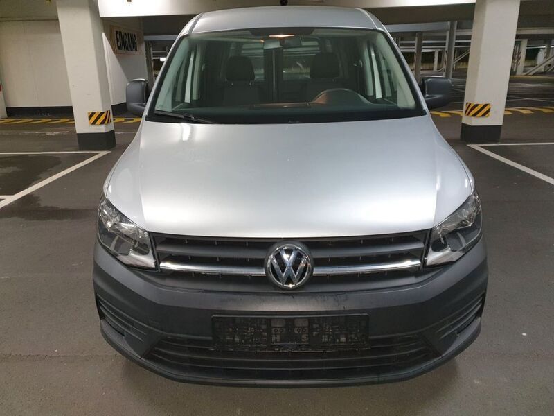 Gebraucht VW Caddy Maxi 102 PS (75 kW) 2019 Reflexsilber metallic Van / Kleinbus