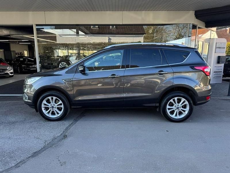 Gebraucht Ford Kuga Titanium 150 PS (110 kW) 2019 Grau SUV