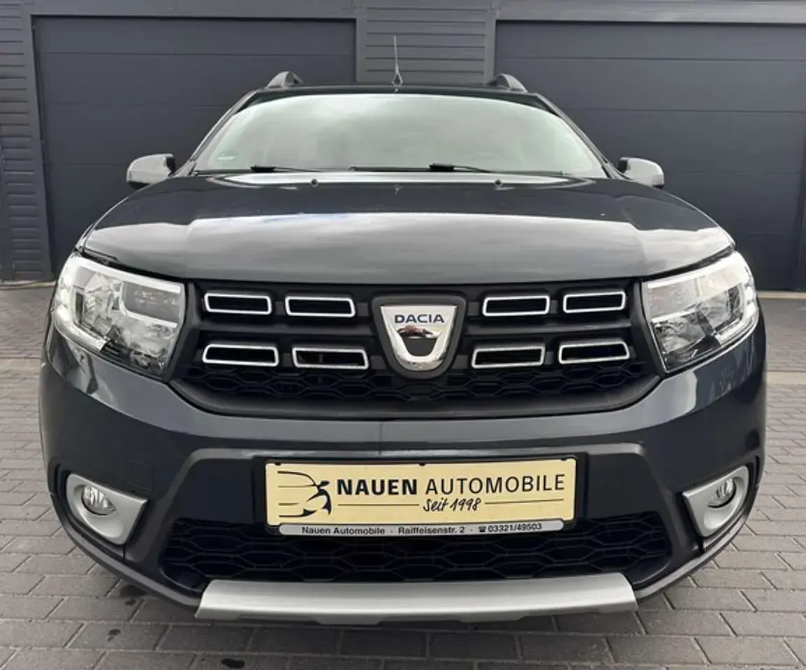 Gebraucht Dacia Logan MCV Stepway 90 PS (66 kW) 2019 Grau comete Kombi
