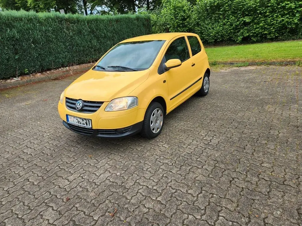 Gebraucht VW Fox 54 PS (39 kW) 2006 Gelb Kleinwagen