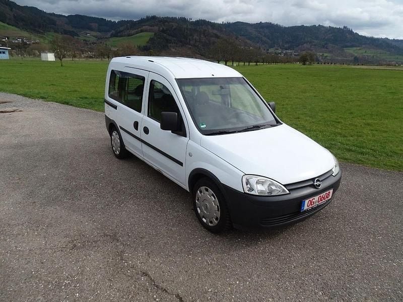 Gebraucht Opel Combo 94 PS (69 kW) 2008 Weiß Van / Kleinbus