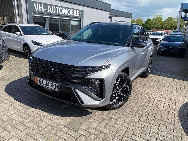 Shimmering silver dach schwarz Neu 2025 Hyundai Tucson N Line SUV | 30.970 € (Superpreis) - Bild 1/4