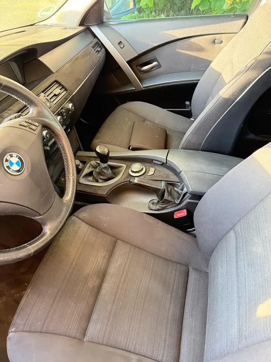 Gebraucht BMW 523 177 PS (130 kW) 2005 Blau Limousine