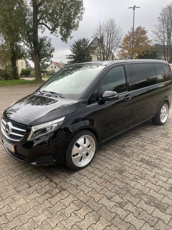 Gebraucht Mercedes V220 163 PS (119 kW) 2017 Schwarz Van / Kleinbus
