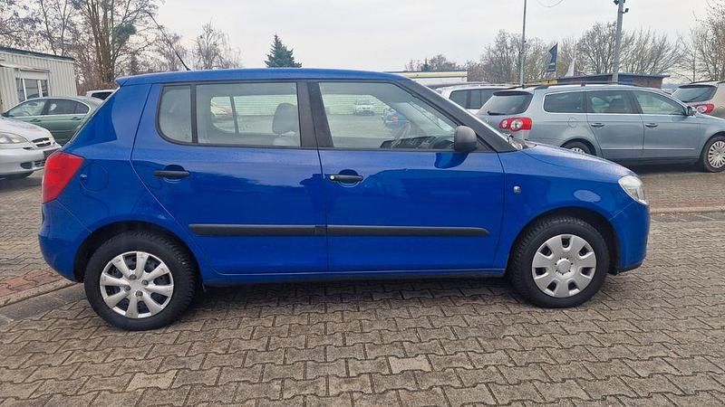 Gebraucht Skoda Fabia Classic 69 PS (50 kW) 2009 Blau Limousine