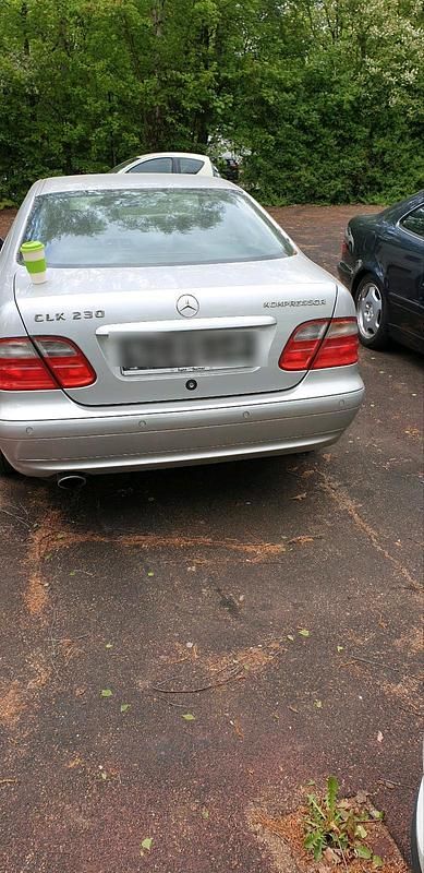 Gebraucht Mercedes CLK230 193 PS (141 kW) 2002 Silber Coupé