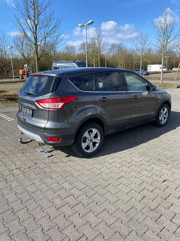 Gebraucht Ford Kuga Individual 150 PS (110 kW) 2015 Grau SUV