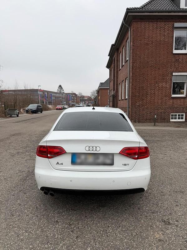 Gebraucht Audi A4 Ambiente 160 PS (117 kW) 2008 Weiß Limousine