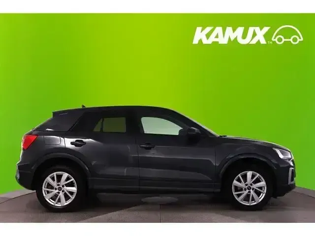 Gebraucht Audi Q2 Advanced 150 PS (110 kW) 2025 Silber / grau SUV