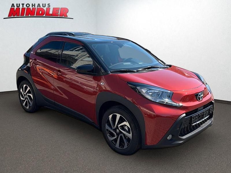 Neu Toyota Aygo X 72 PS (52 kW) 2025 Schwarz SUV