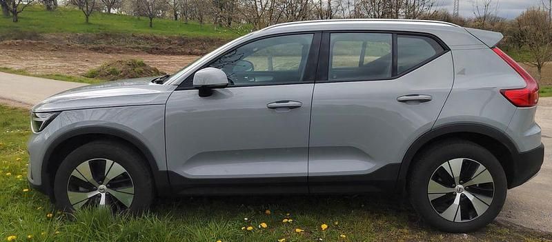 Usado Volvo XC40 163 HP (119 kW) 2024 Cinzento SUV