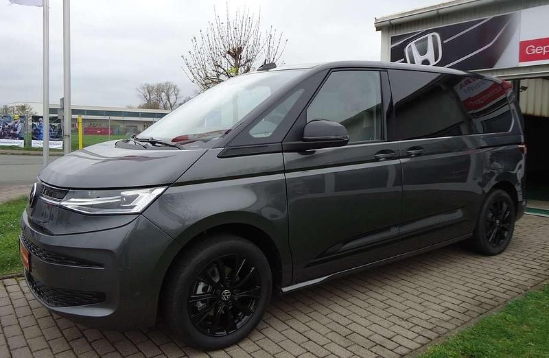 Gebraucht VW Multivan Edition 150 PS (110 kW) 2023 Indium gray metallic Van