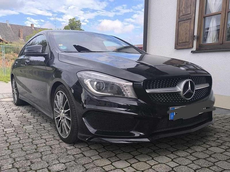 Gebraucht 2015 Mercedes CLA200 Shooting Brake AMG line Kombi | 18.990 € (Etwas zu teuer) - Bild 1/4