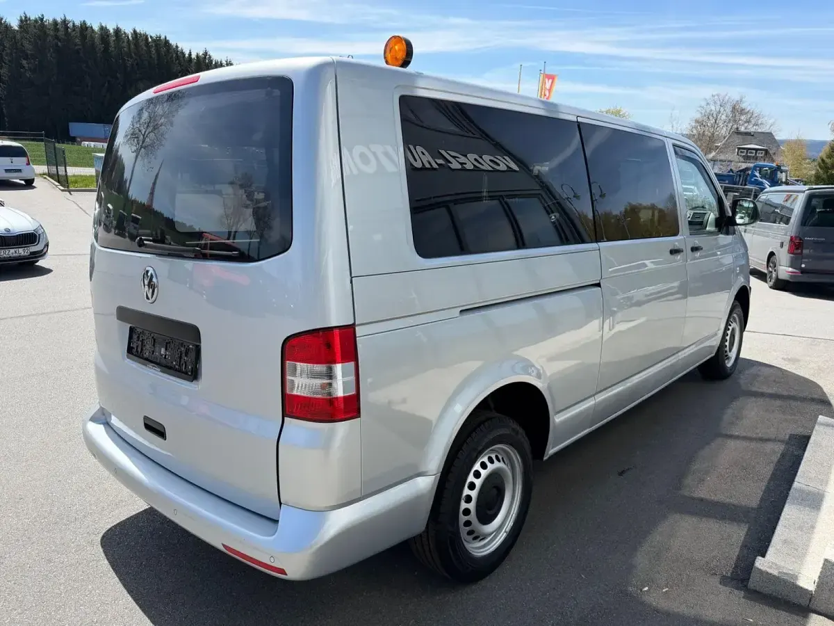 Używany VW Transporter 140 KM (102 kW) 2014 Srebrny Van