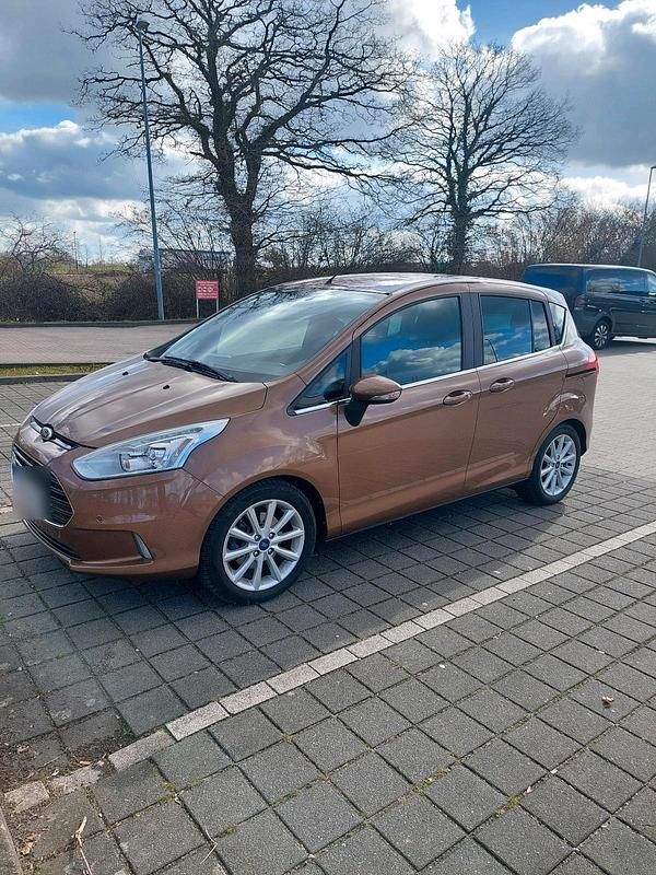 Gebraucht Ford B-MAX Titanium 125 PS (91 kW) 2017 Braun Van / Kleinbus