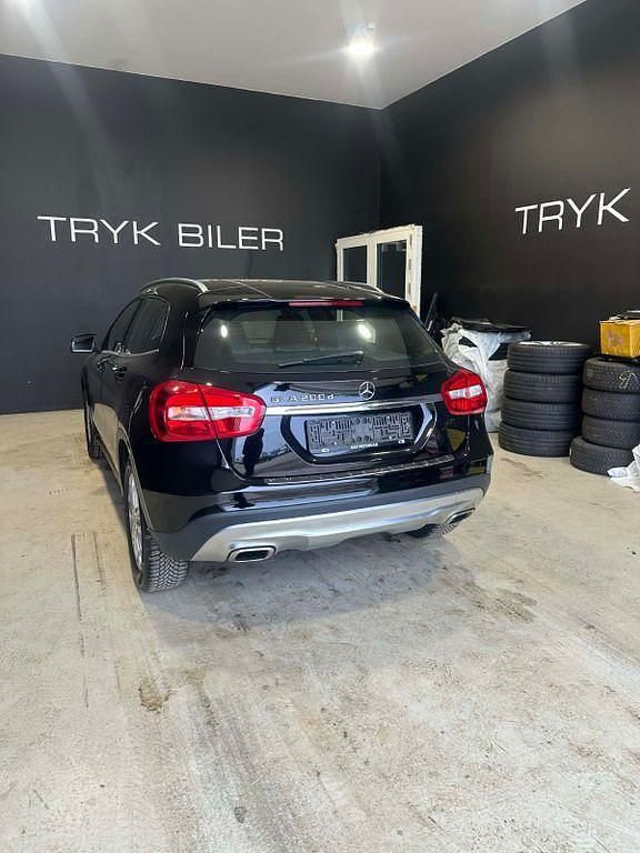 Gebraucht Mercedes GLA200 136 PS (100 kW) 2016 Schwarz SUV