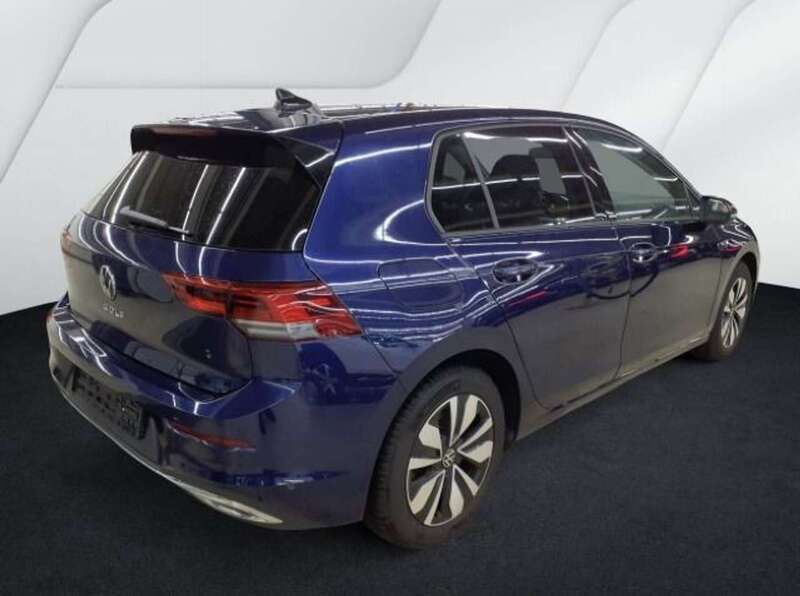 Gebraucht VW Golf VIII Move 150 PS (110 kW) 2024 Atlantic blue metallic Limousine