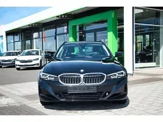 Gebraucht BMW 318 150 PS (110 kW) 2023 Black sapphire metallic Kombi