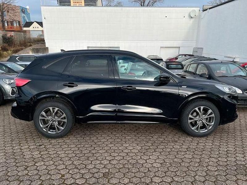 Gebraucht Ford Kuga ST-Line 120 PS (88 kW) 2021 Schwarz SUV