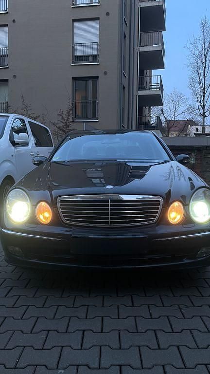 Gebraucht Mercedes E220 Avantgarde 150 PS (110 kW) 2002 Limousine