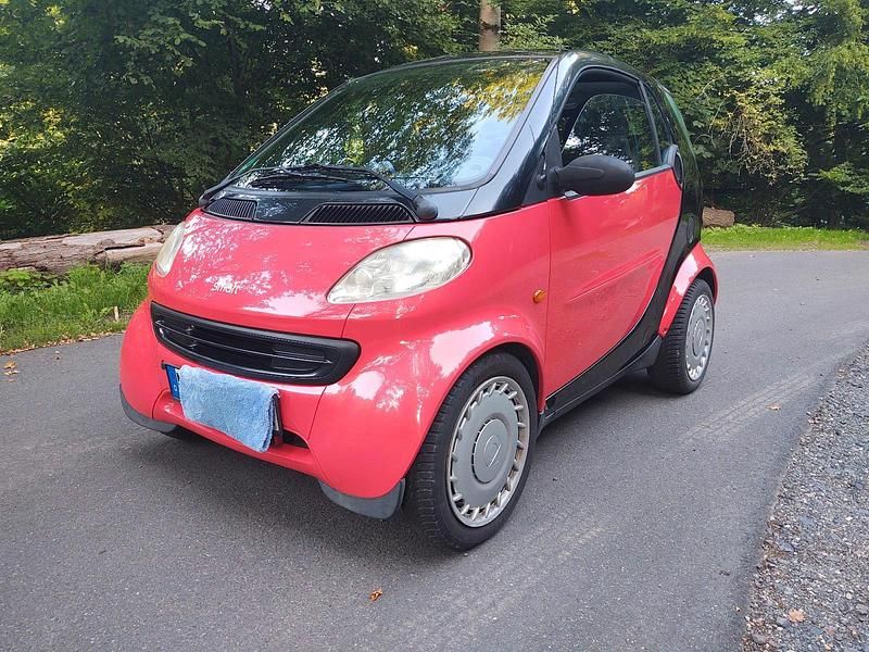 Rot Gebraucht 2000 Smart ForTwo Coupé Kleinwagen | 2.450 € (Etwas zu teuer) - Bild 1/4
