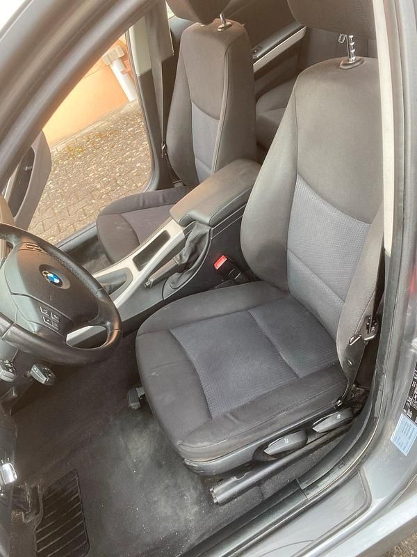 Usado BMW 316 116 HP (85 kW) 2010 Cinzento Carrinha