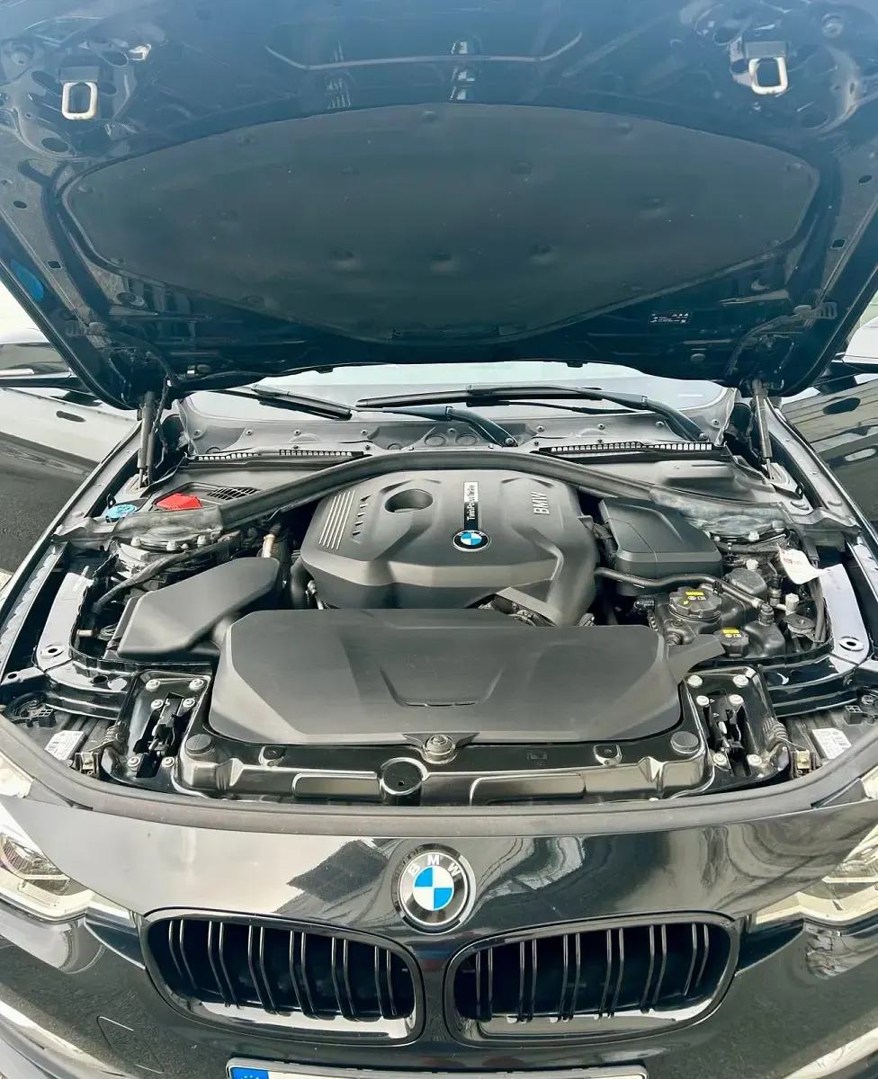 Gebraucht BMW 330 Luxury Line 256 PS (188 kW) 2018 Andere farben Limousine