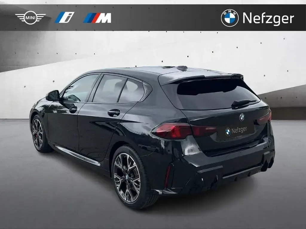 Gebraucht BMW 123 M Sport 204 PS (150 kW) 2026 Black sapphire metallic Kleinwagen
