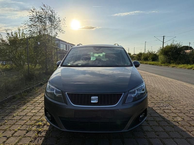 Grau Gebraucht 2013 Seat Alhambra Van / Kleinbus | 7.000 € (Superpreis) - Bild 1/4