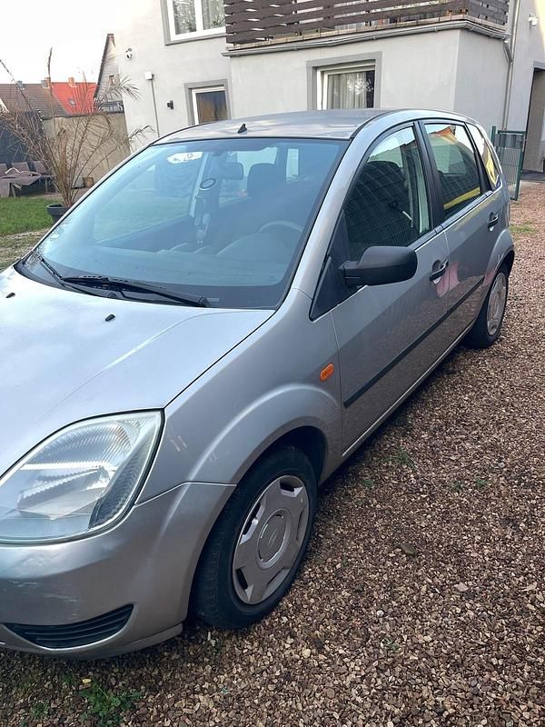 Gebraucht Ford Fiesta 80 PS (58 kW) 2005 Silber Kleinwagen