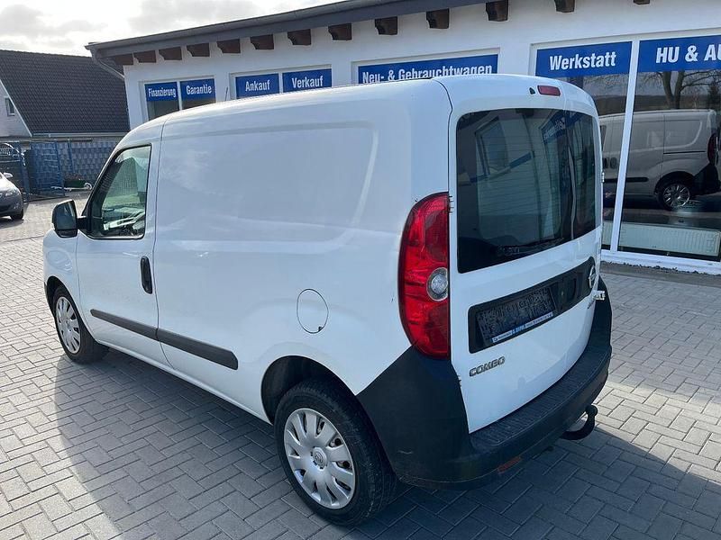 Gebraucht Opel Combo 90 PS (66 kW) 2014 Weiß Van / Kleinbus