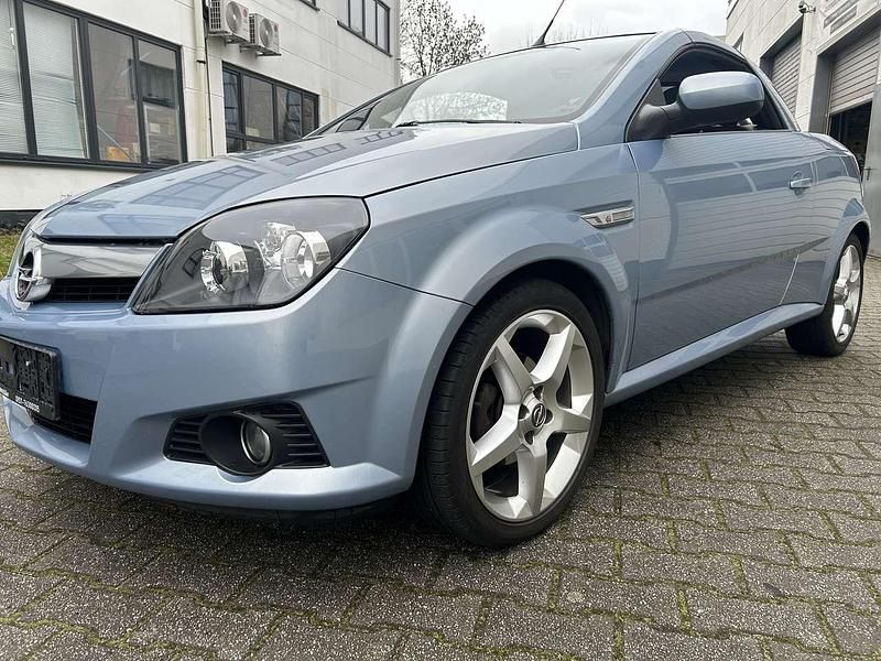 Gebraucht Opel Tigra Basis 90 PS (66 kW) 2005 Silber Cabrio