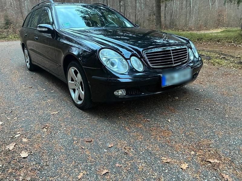 Schwarz Gebraucht 2004 Mercedes E200 Kombi | 3.500 € (Guter Preis) - Bild 1/4