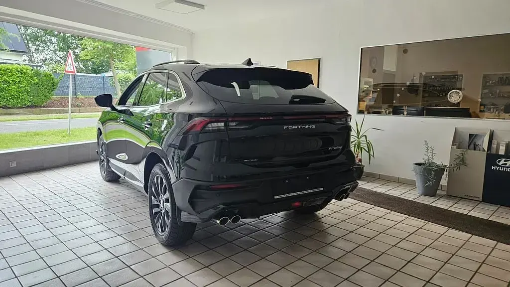 Neu DFSK Forthing 5 177 PS (130 kW) 2026 Schwarz SUV