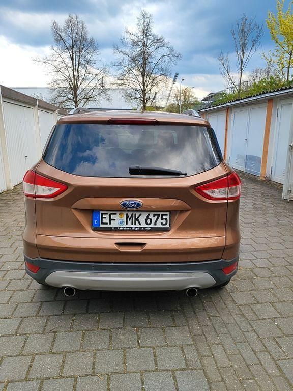 Usado Ford Kuga Titanium 150 HP (110 kW) 2014 Castanho SUV