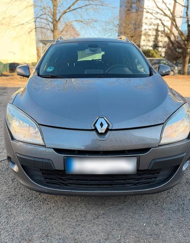 Gebraucht Renault Mégane GrandTour 130 PS (95 kW) 2010 Grau Kombi