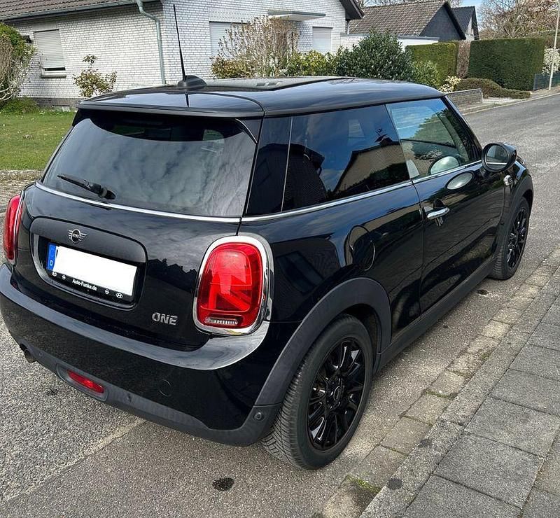 Gebraucht Mini ONE Pepper 102 PS (75 kW) 2021 Schwarz Kleinwagen