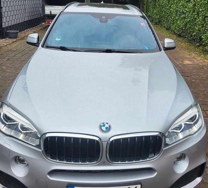 Silber Gebraucht 2018 BMW X5 Performance SUV | 39.800 € (Teuer) - Bild 1/4