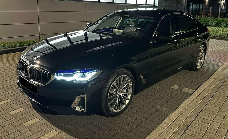 Schwarz Gebraucht 2023 BMW 530 Luxury Line Limousine | 43.200 € (Guter Preis) - Bild 1/4