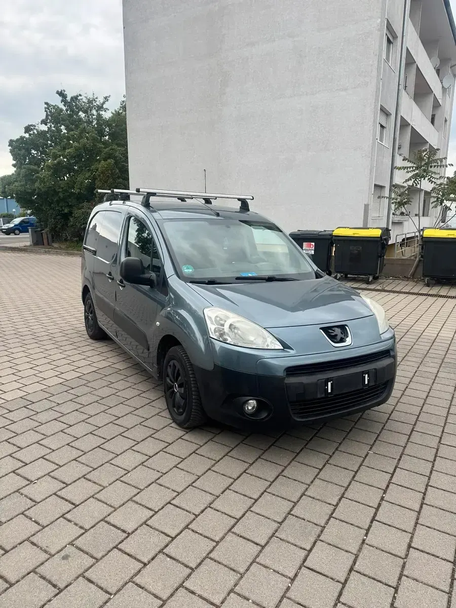 Gebraucht Peugeot Partner 90 PS (66 kW) 2011 Grau Van / Kleinbus