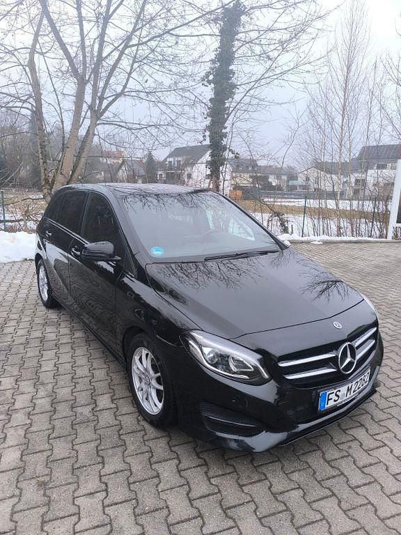 Gebraucht Mercedes B220 Edition 177 PS (130 kW) 2018 Schwarz Van / Kleinbus