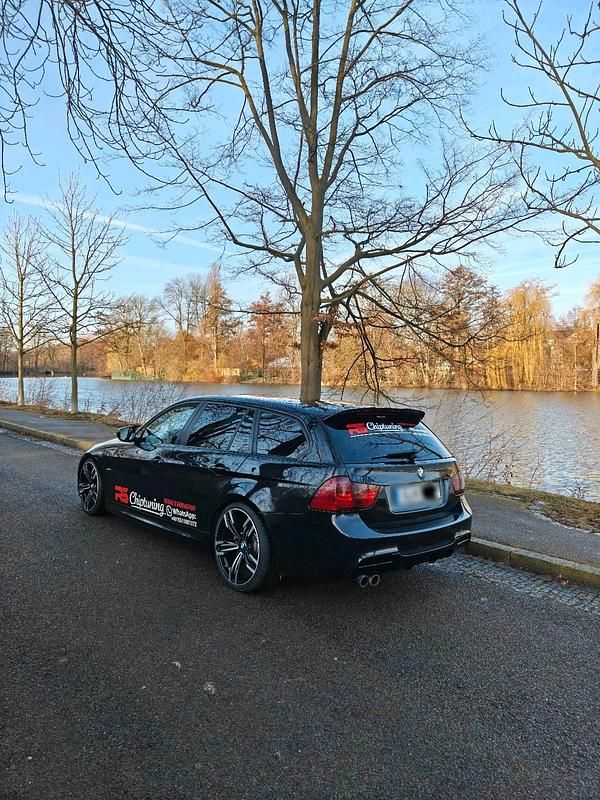 Gebraucht BMW 325 197 PS (144 kW) 2009 Schwarz Kombi